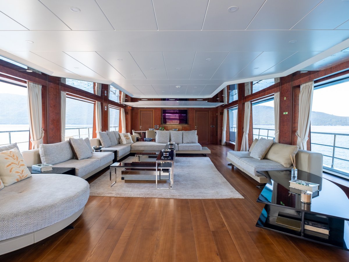 Charter Yacht ADAMARIS-10