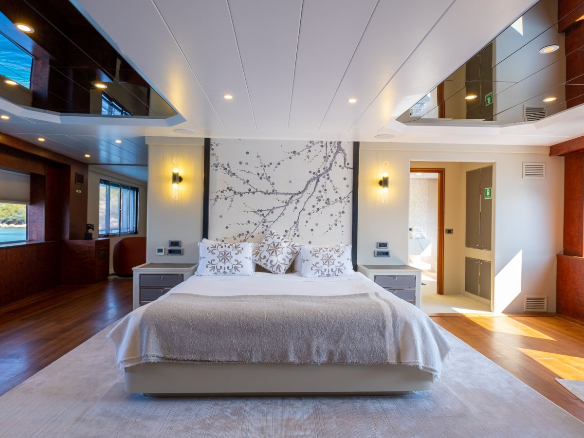 Charter Yacht ADAMARIS-11