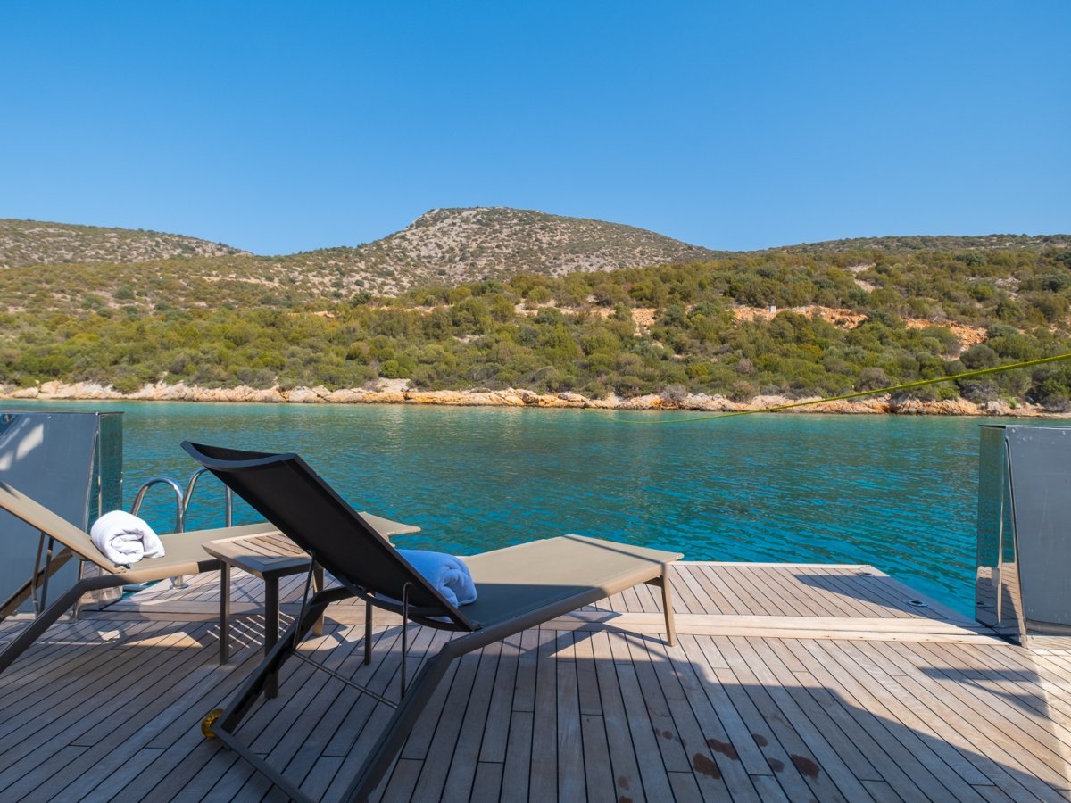 Charter Yacht ADAMARIS-2