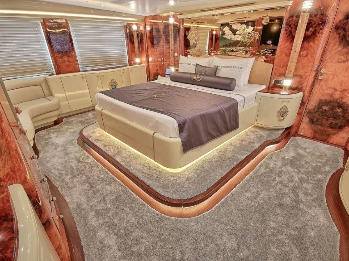 Charter Yacht-CROCUS-7