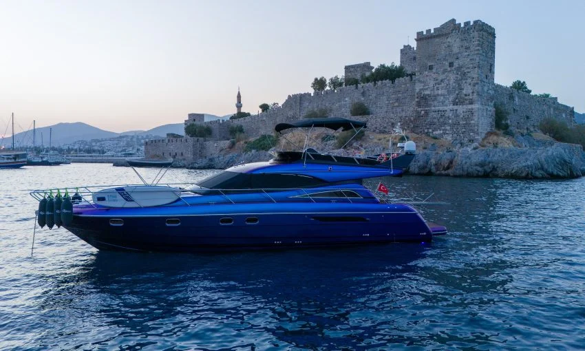 Luxury Yacht Karan8