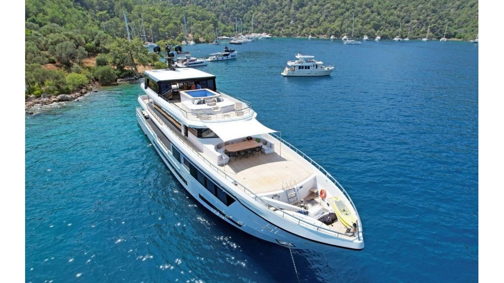 Adamaris,