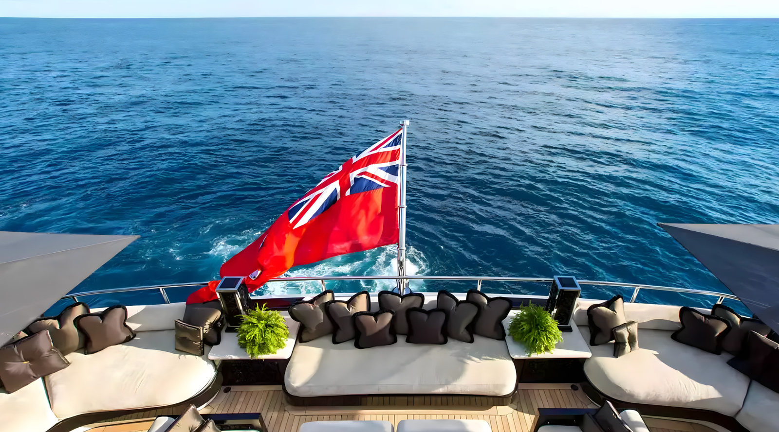 Spacious sun deck jacuzzi on Lioness V overlooking the ocean.