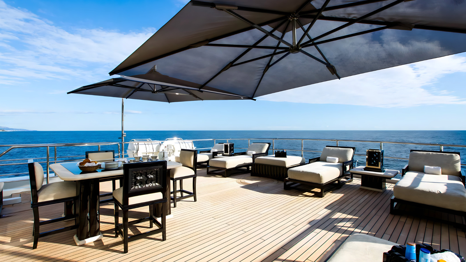 Spacious sun deck jacuzzi on Lioness V overlooking the ocean.
