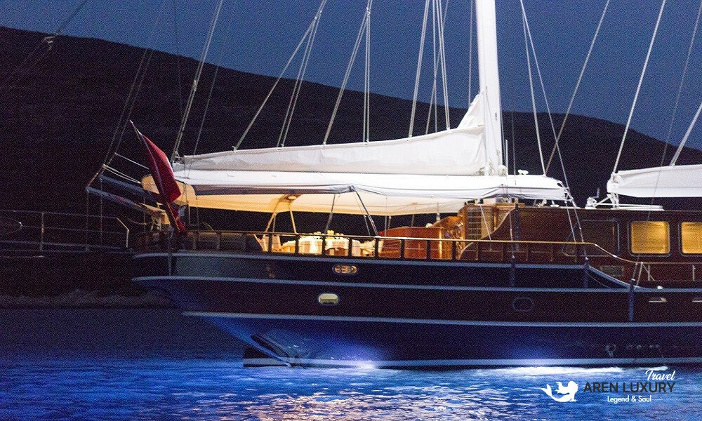 Cobra King gulet yacht evening ambiance and outdoor dining