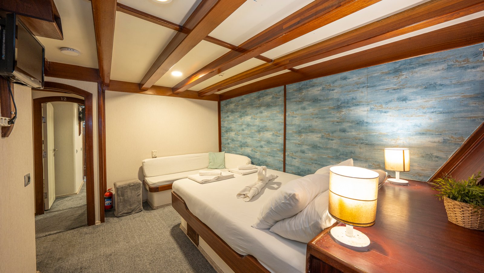 elara-1-gulet-deck (3)