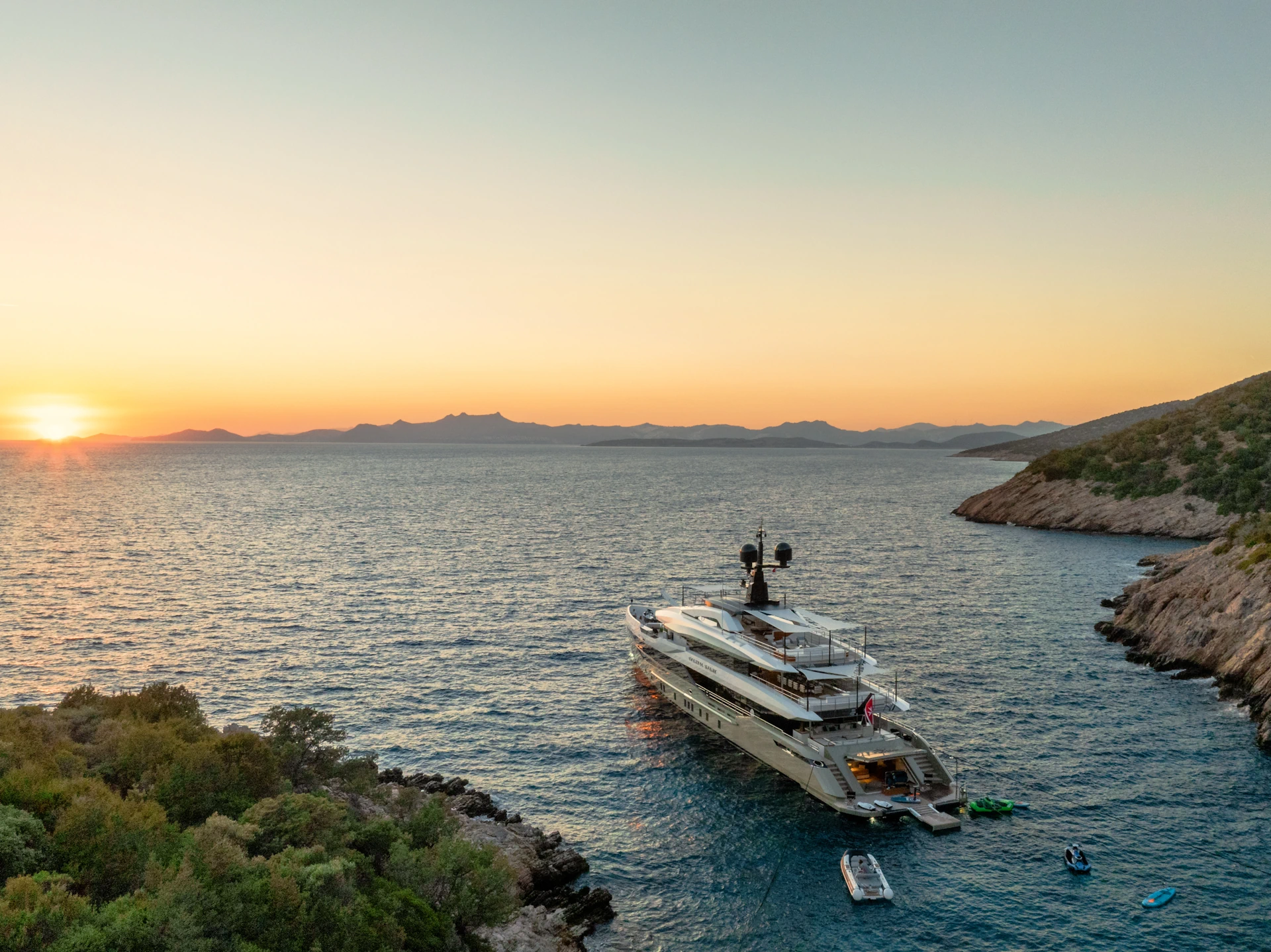 ETERNAL SPARK YACHT CHARTER