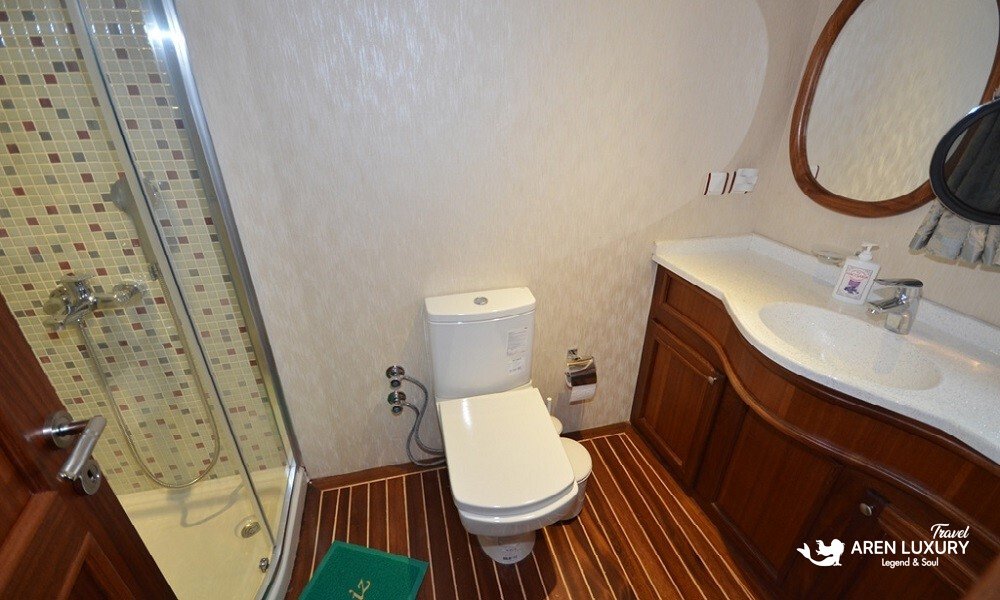 gulet-c-taner-2-turkey-charter Grand master suite with central double bed on a Gulet C Taner 2 Charter Turkey.