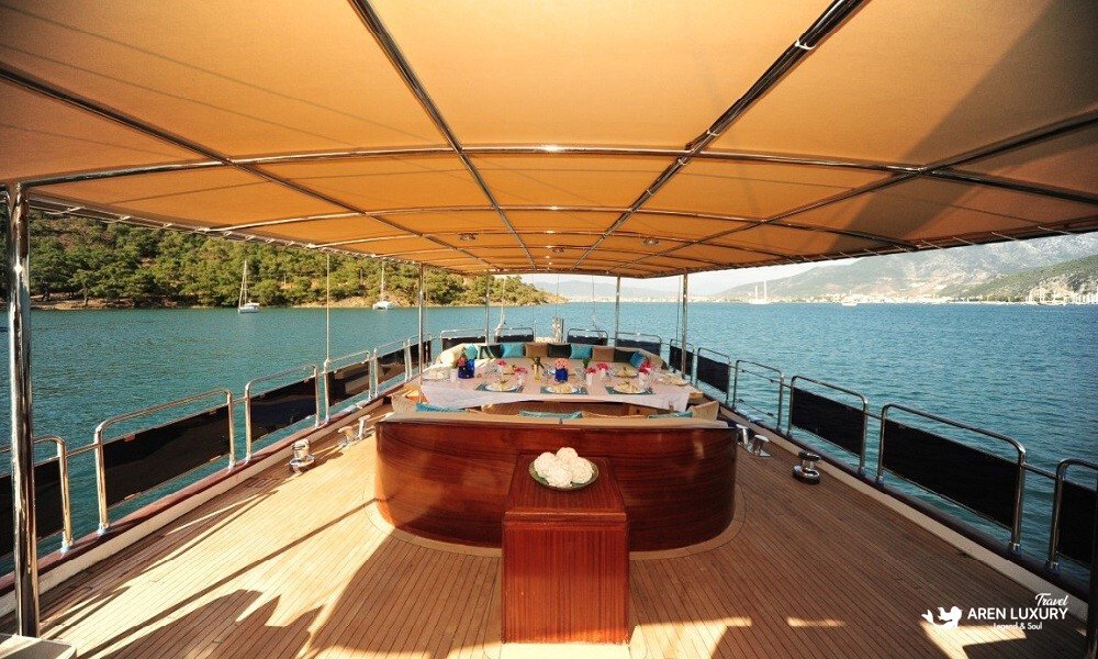weekly-gulet-charter-maske-2-aft-deck-dining Weekly gulet charter Maske 2 elegant aft deck dining area with sea views