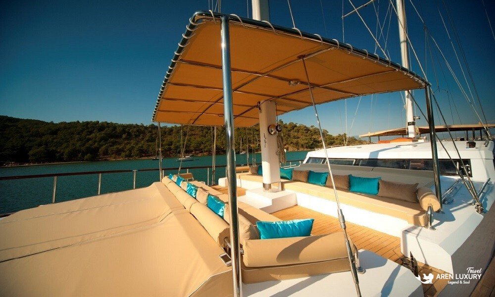 weekly-gulet-charter-maske-2-sun-deck-relaxation Weekly gulet charter Maske 2 luxury sun deck with comfortable lounging pads