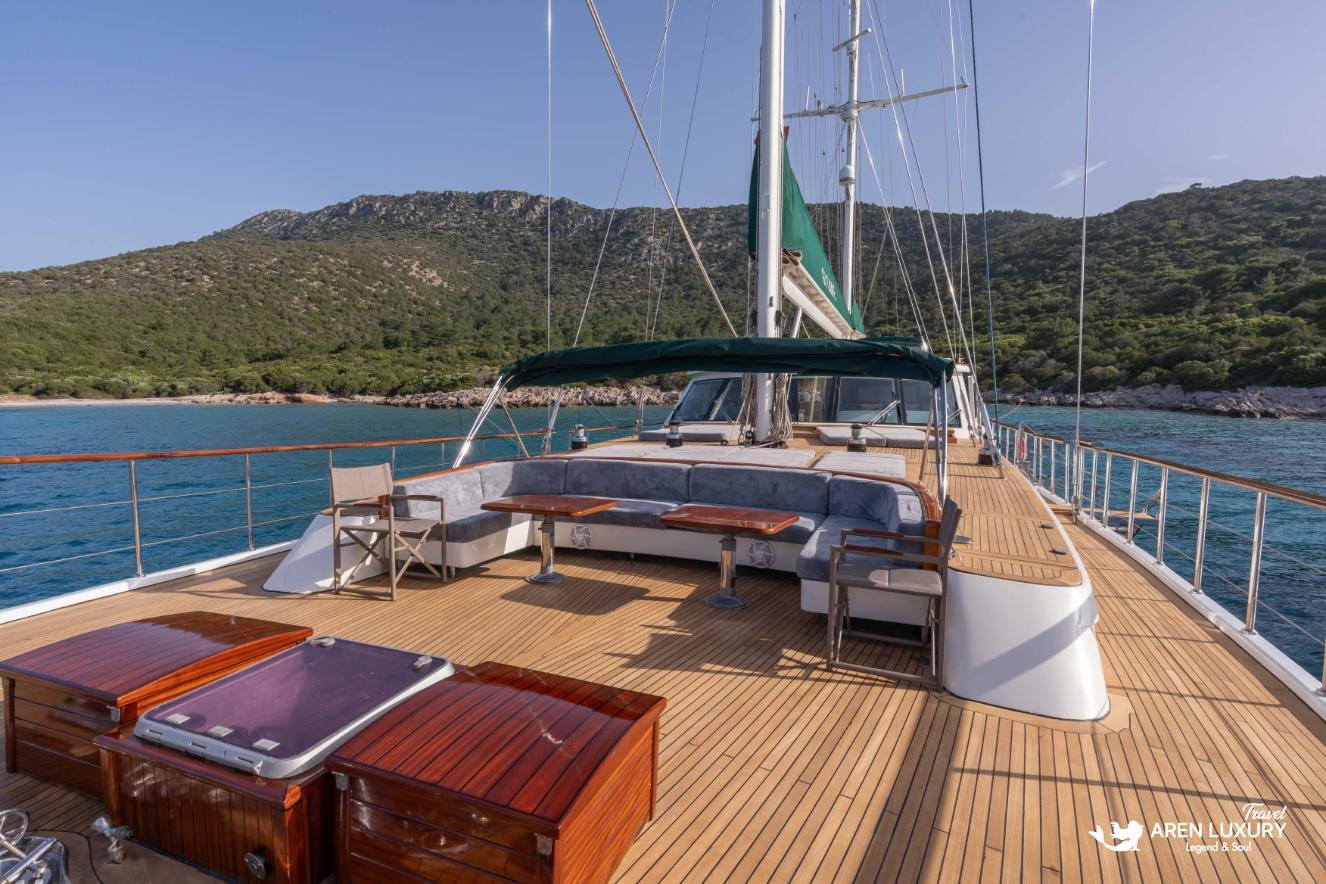 Private Yacht Charter