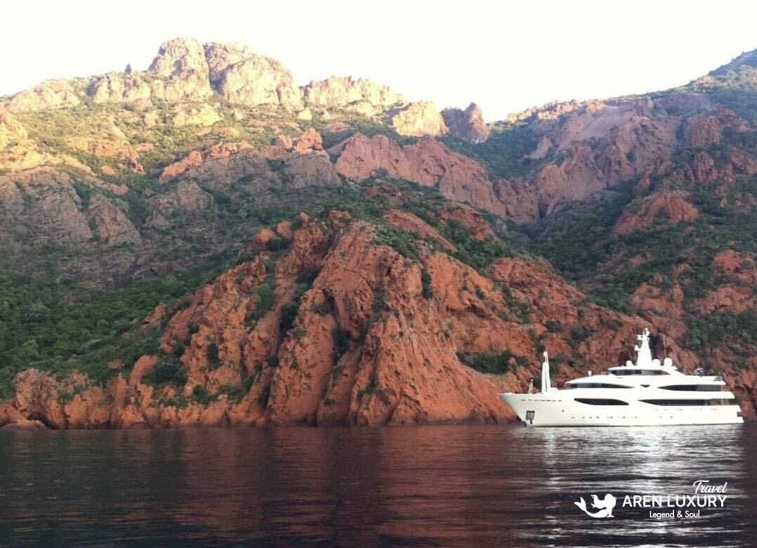 Maraya luxury motor yacht charter exterior view at anchor