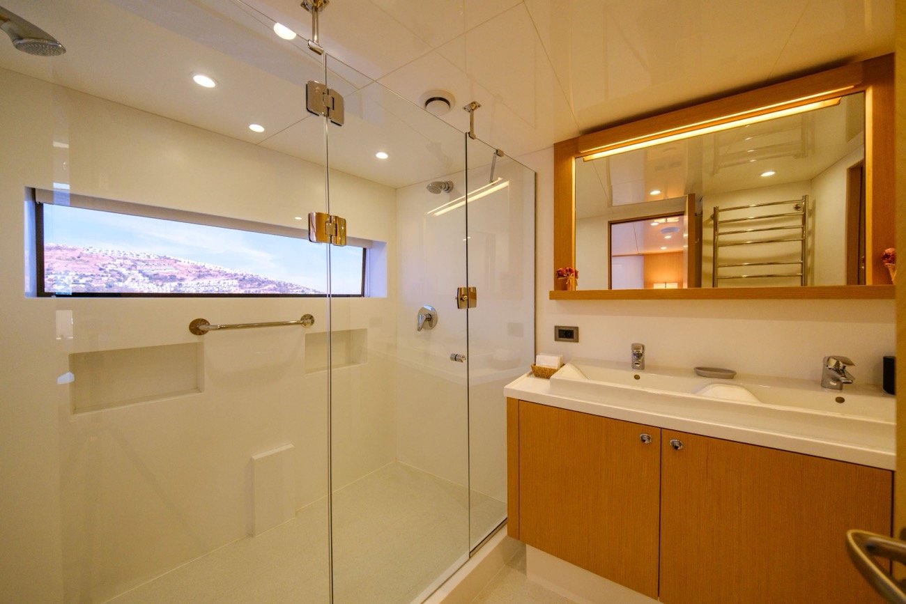 ottavia-iv-yacht-charter (19)