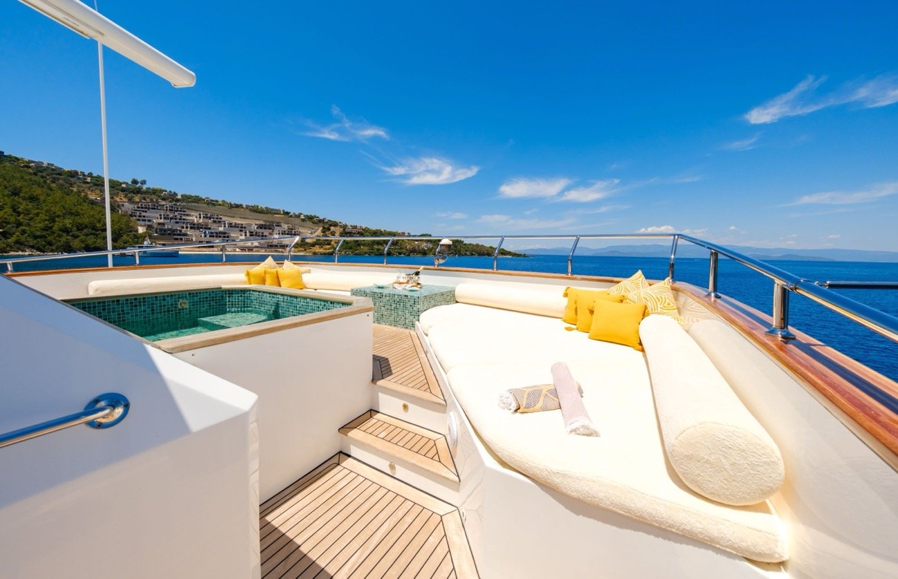 ottavia-iv-yacht-charter (5)