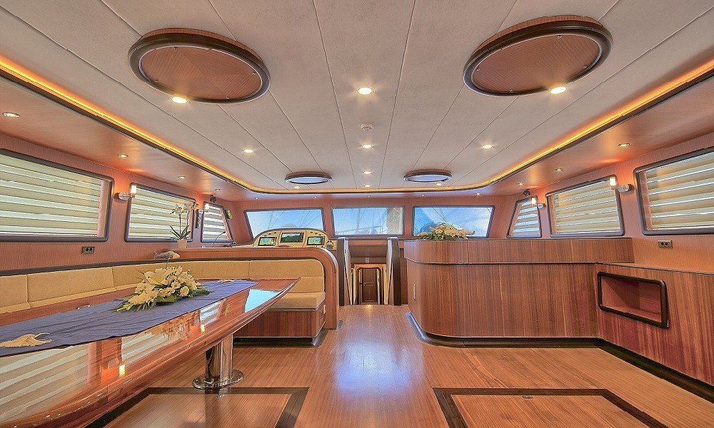 Luxury gulet Queen of Salmakis cruising in Turkey and Greece