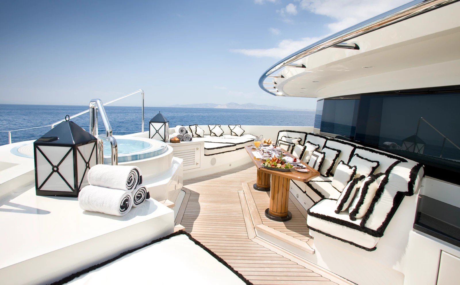 alfa-nero-luxury-yacht-charter (25) Alfa Nero Superyacht Jacuzzi Deck