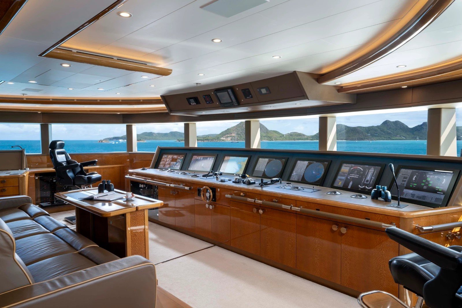 alfa-nero-luxury-yacht-charter (27) Alfa Nero Superyacht Bridge