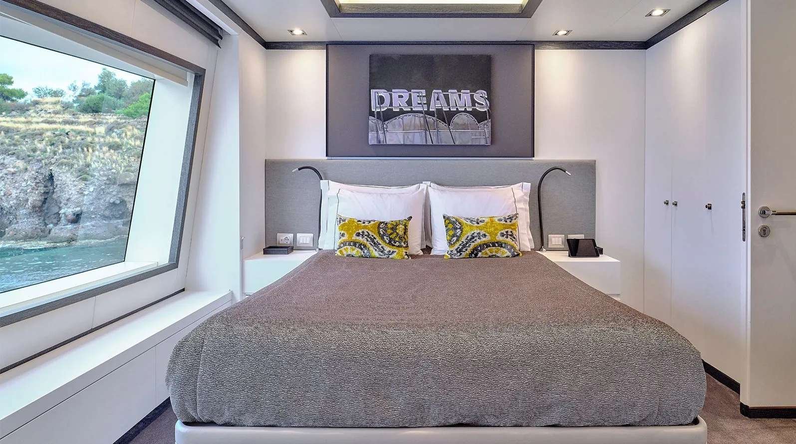 Mega Motor Yacht AFRICA I