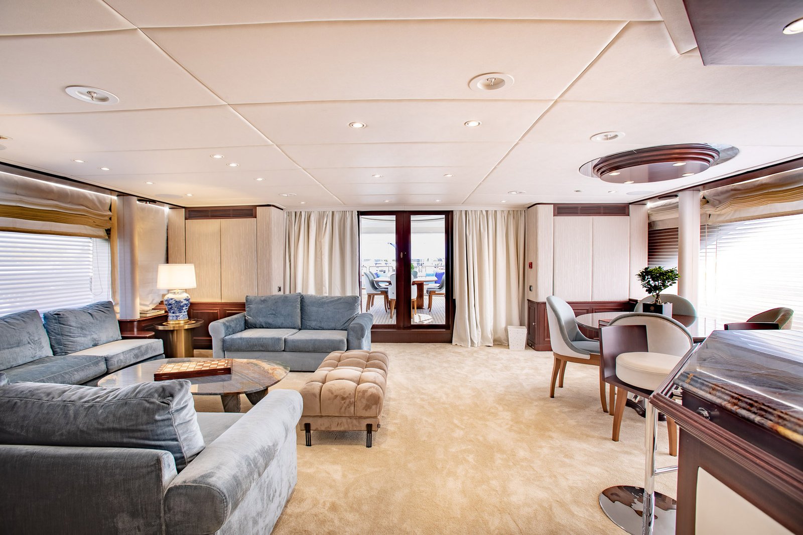 Mega Motor Yacht AKIRA ONE