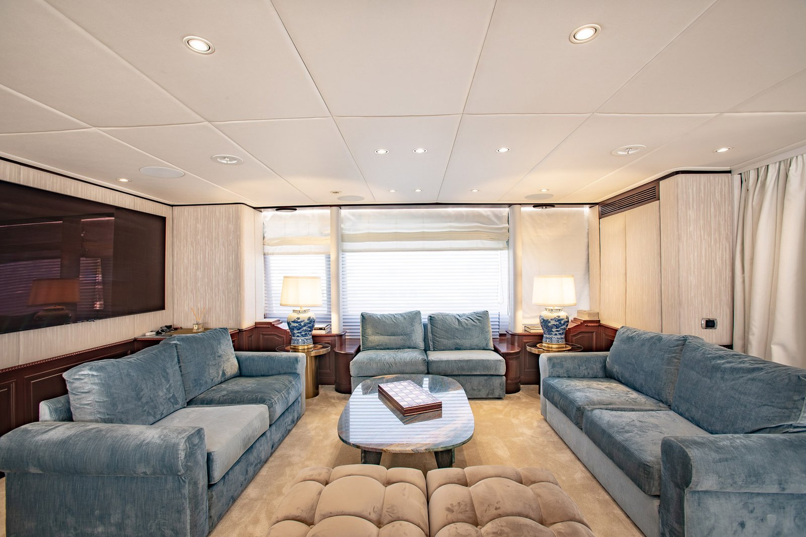 AKIRA-ONE-17 Mega Motor Yacht AKIRA ONE