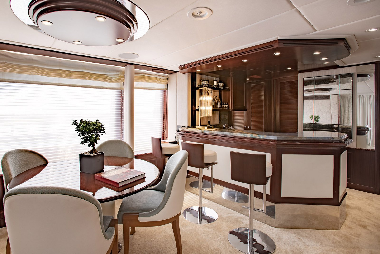 Mega Motor Yacht AKIRA ONE