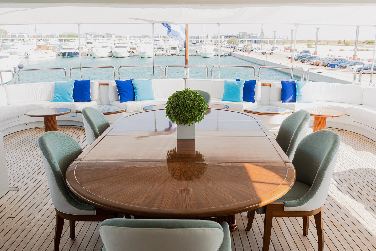 AKIRA-ONE-5 Mega Motor Yacht AKIRA ONE