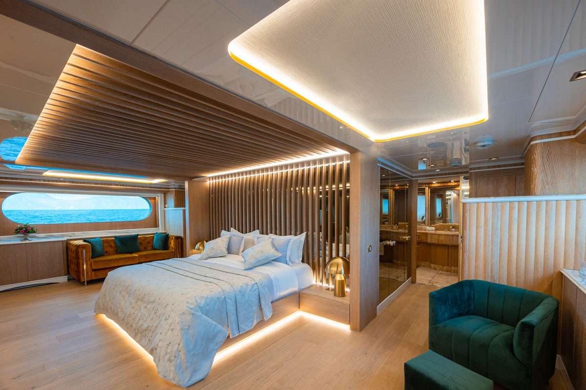 Mega Motor Yacht BARENTS