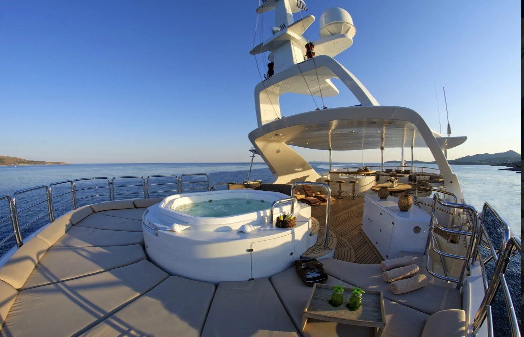 Mega Motor Yacht GRANDE AMORE