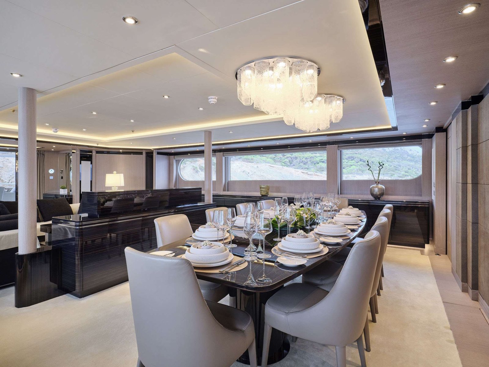 Mega Motor Yacht INVADER