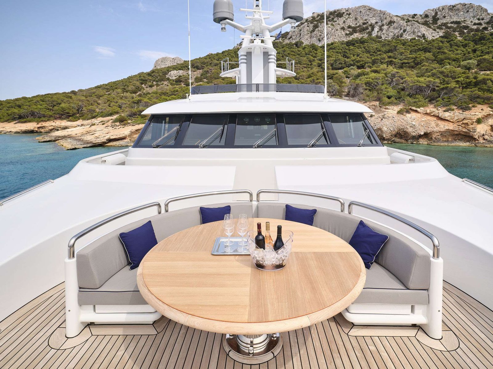 Mega Motor Yacht INVADER