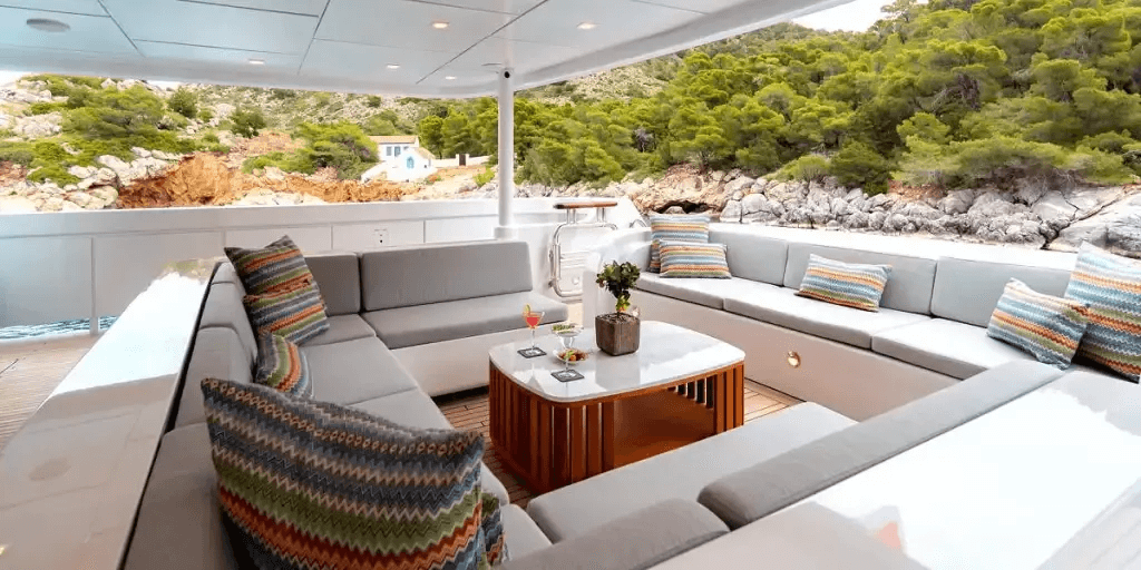 Mega Motor Yacht JAZ