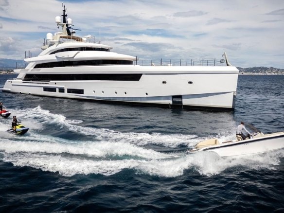 Mega Motor Yacht LADY A