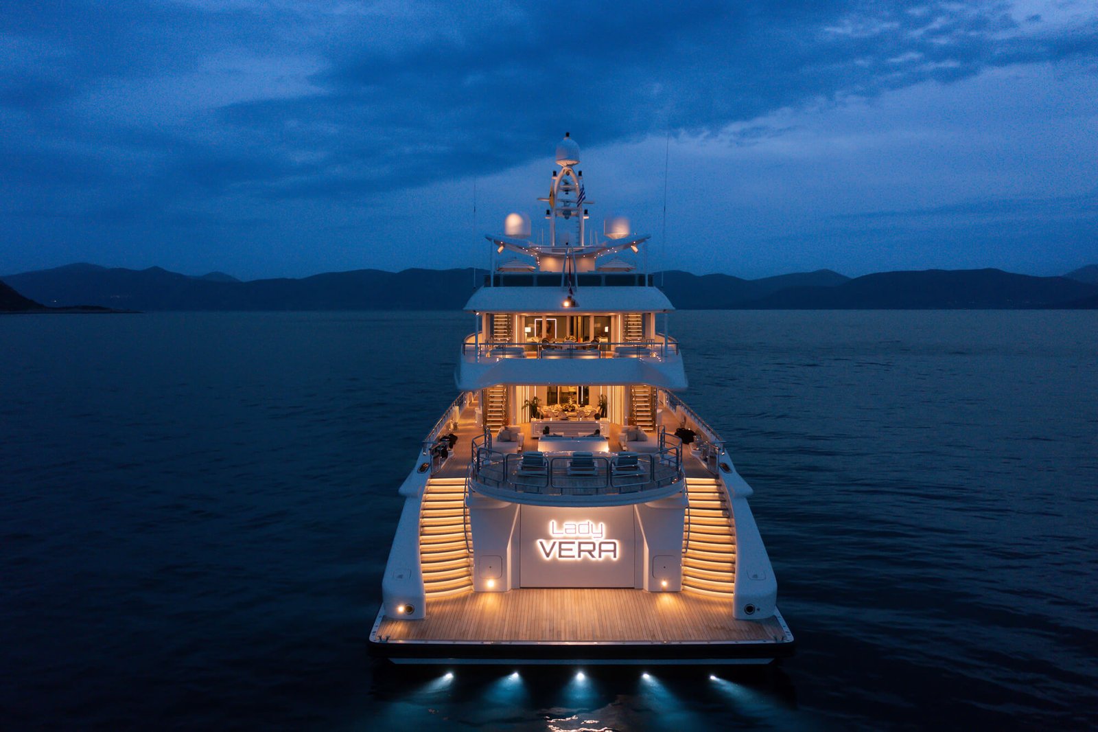 LADY-VERA-7-Hellas-Yachting Mega Motor Yacht LADY VERA