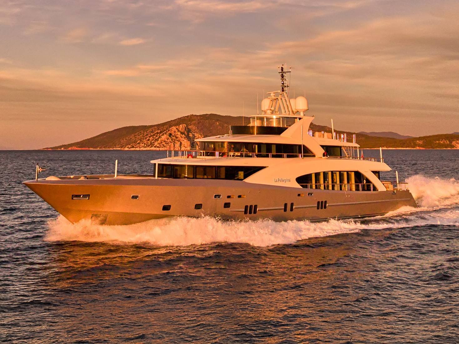 Mega Motor Yacht LA PELLEGRİNA