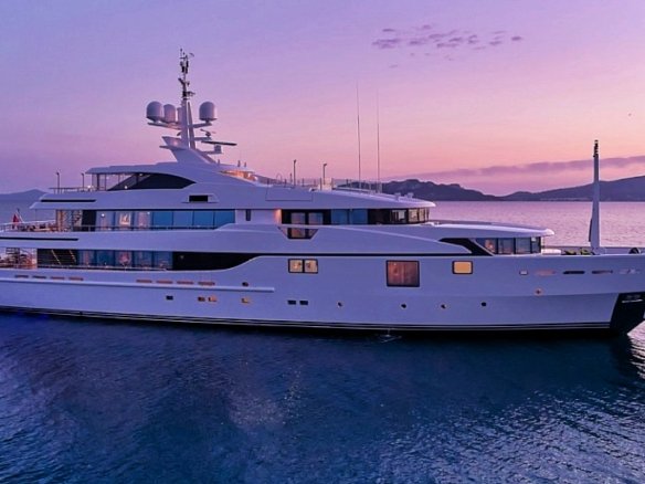 Mega Motor Yacht ORA
