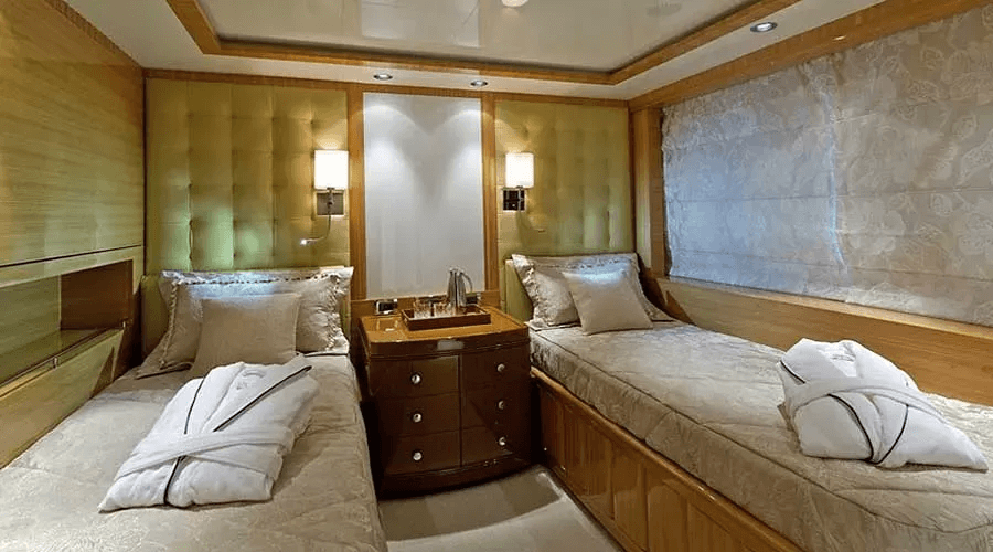 MEGA-YACHT-MIA-RAMA-40 Mega Motor Yacht MİA RAMA