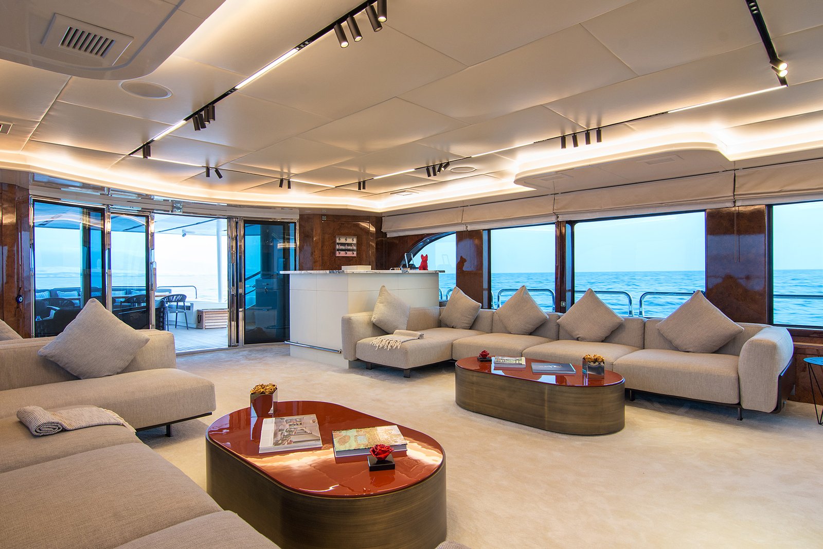 Mega Motor Yacht MOKA