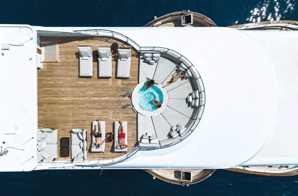 Mega-motor-yacht-EMIR-13 Mega Motor Yacht EMIR