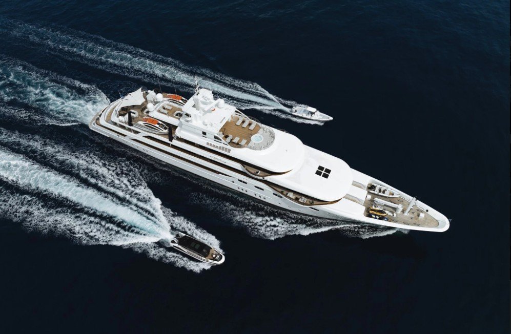 Mega-motor-yacht-EMIR-2 Mega Motor Yacht EMIR
