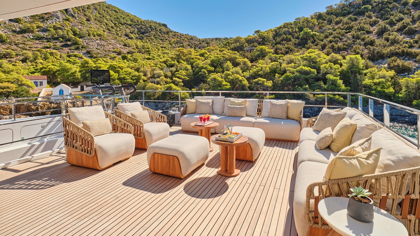 Mega Motor Yacht AXIOS