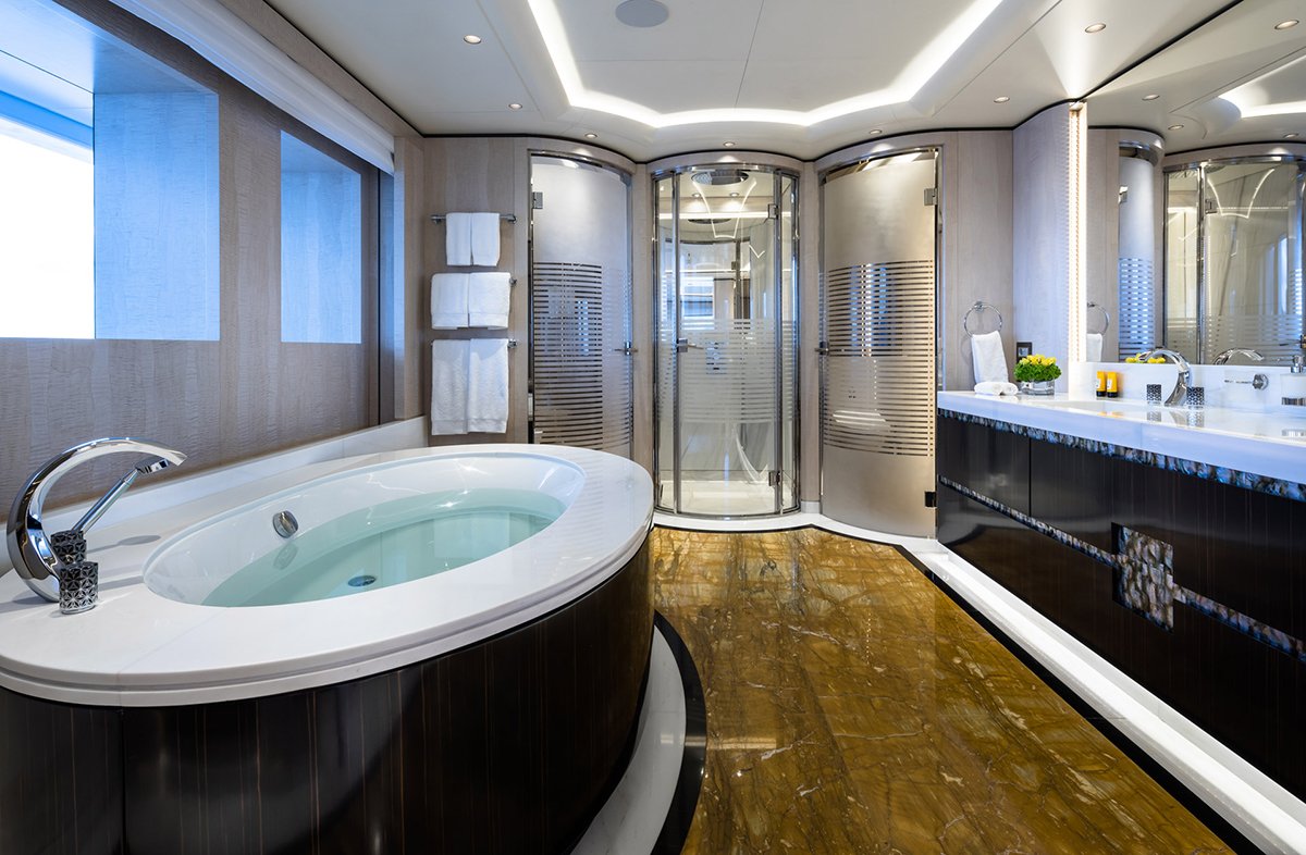 Opari, Golden Yachts Mega Motor Yacht O’PARI