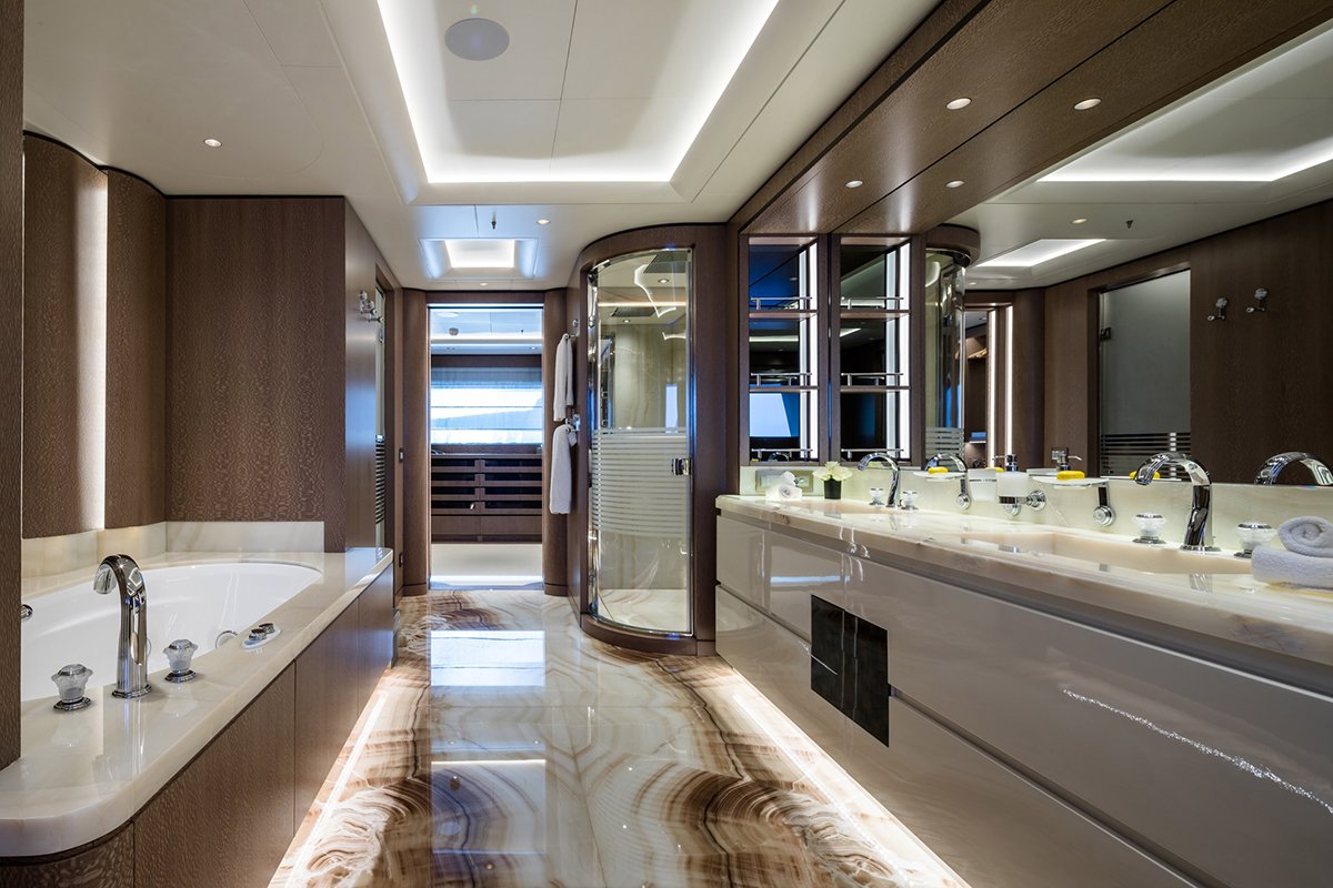 Opari, Golden Yachts Mega Motor Yacht O’PARI