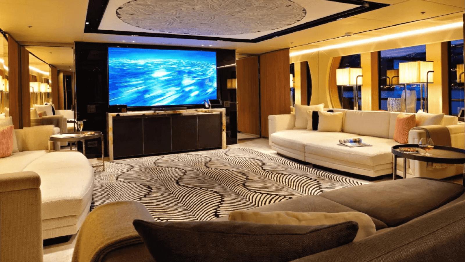 Mega Motor Yacht SEAHORSE