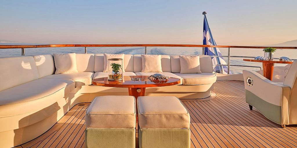 Mega Motor Yacht SUNDAY