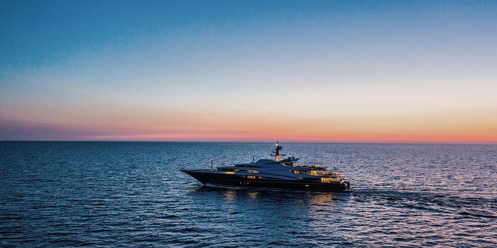Motor-Yacht-Wheels-10-Hellas-Yachting Mega Motor Yacht WHEELS