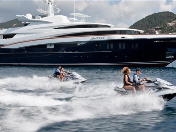 Mega Motor Yacht WHEELS