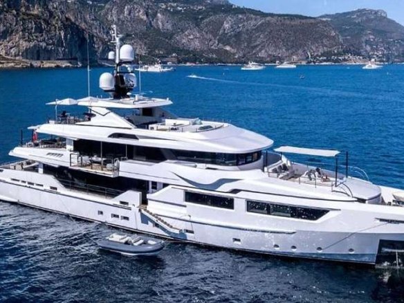 Mega Motor Yacht ETHOS