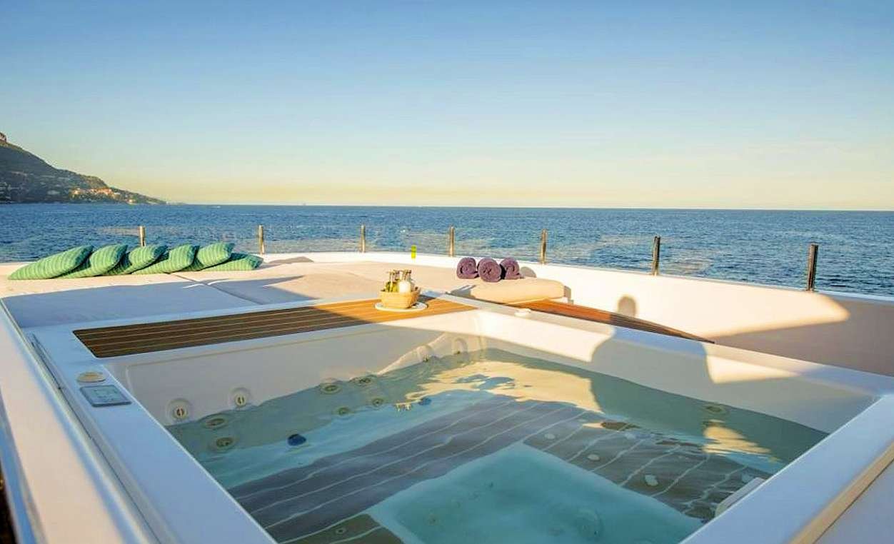 Motor-yacht-ETHOS-Hellas-Yachting-3 Mega Motor Yacht ETHOS