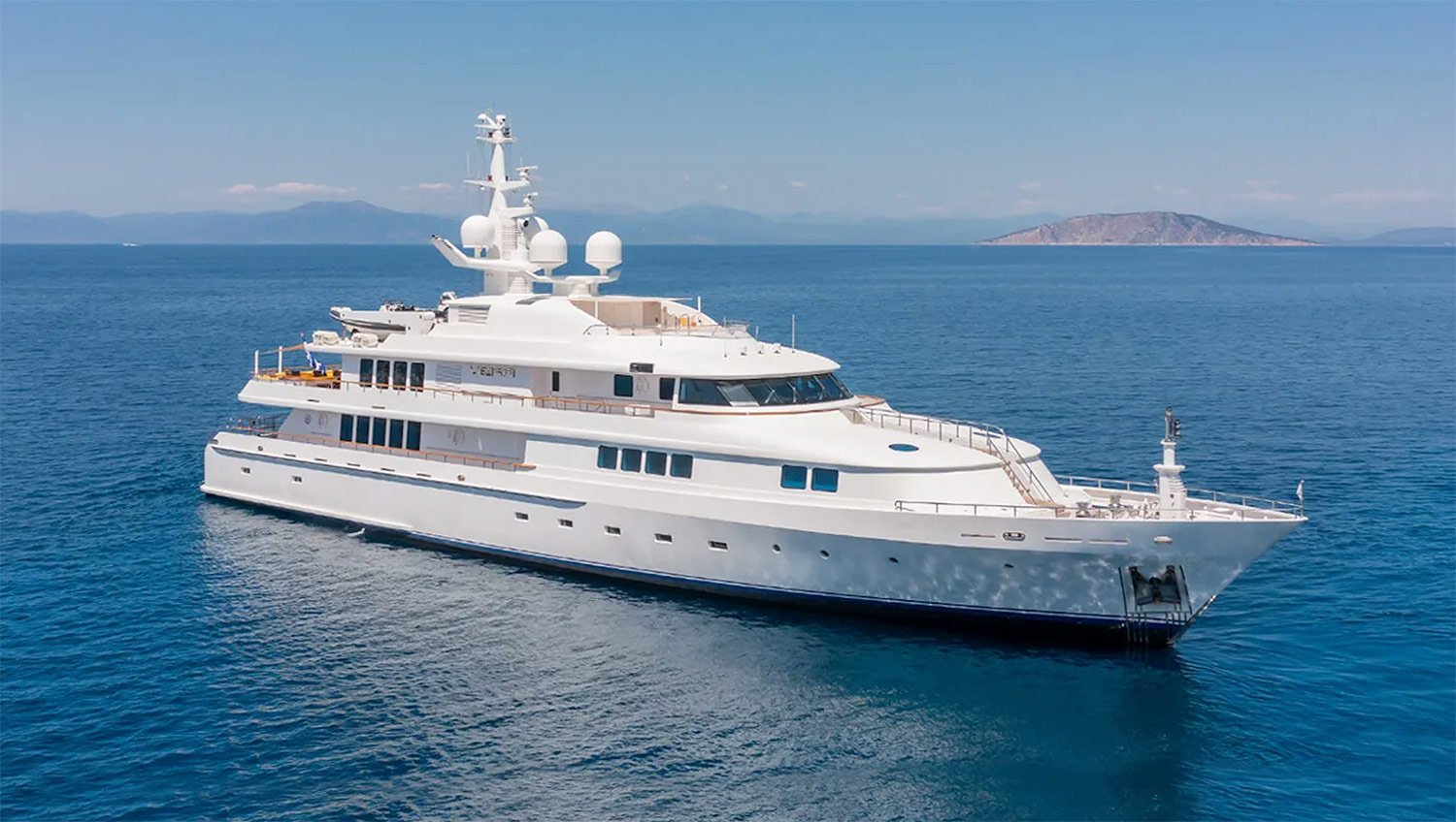 Motor-yacht-VERA-3 Mega Motor Yacht VERA