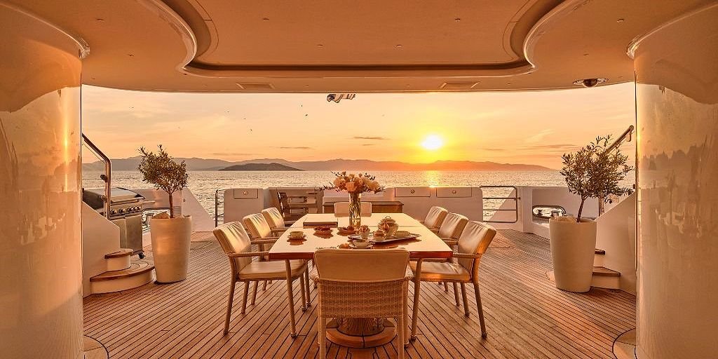 Mega Motor Yacht OASIS